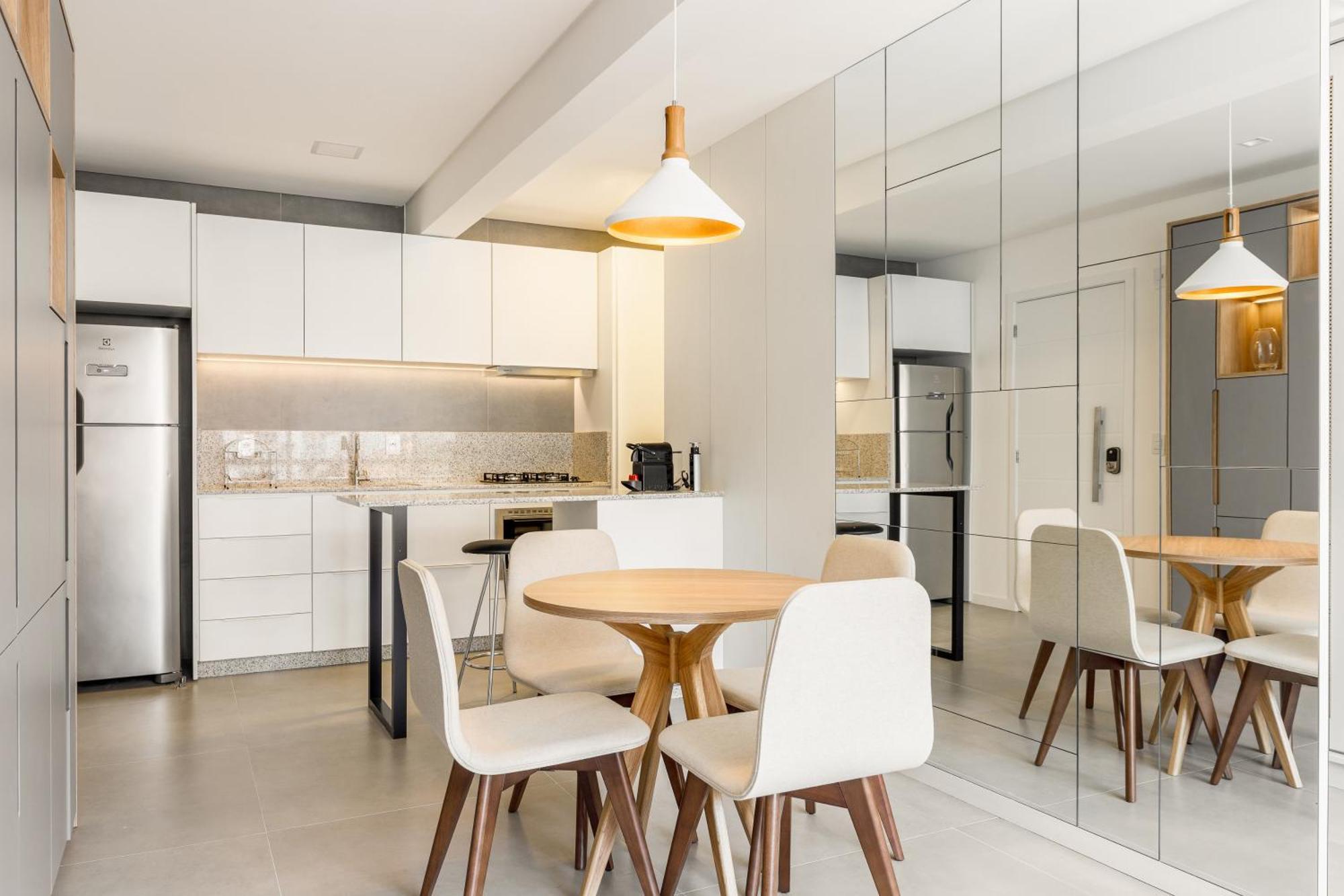 Zee Studios A 200M Da Beira-Mar Norte Florianopolis Bilik gambar